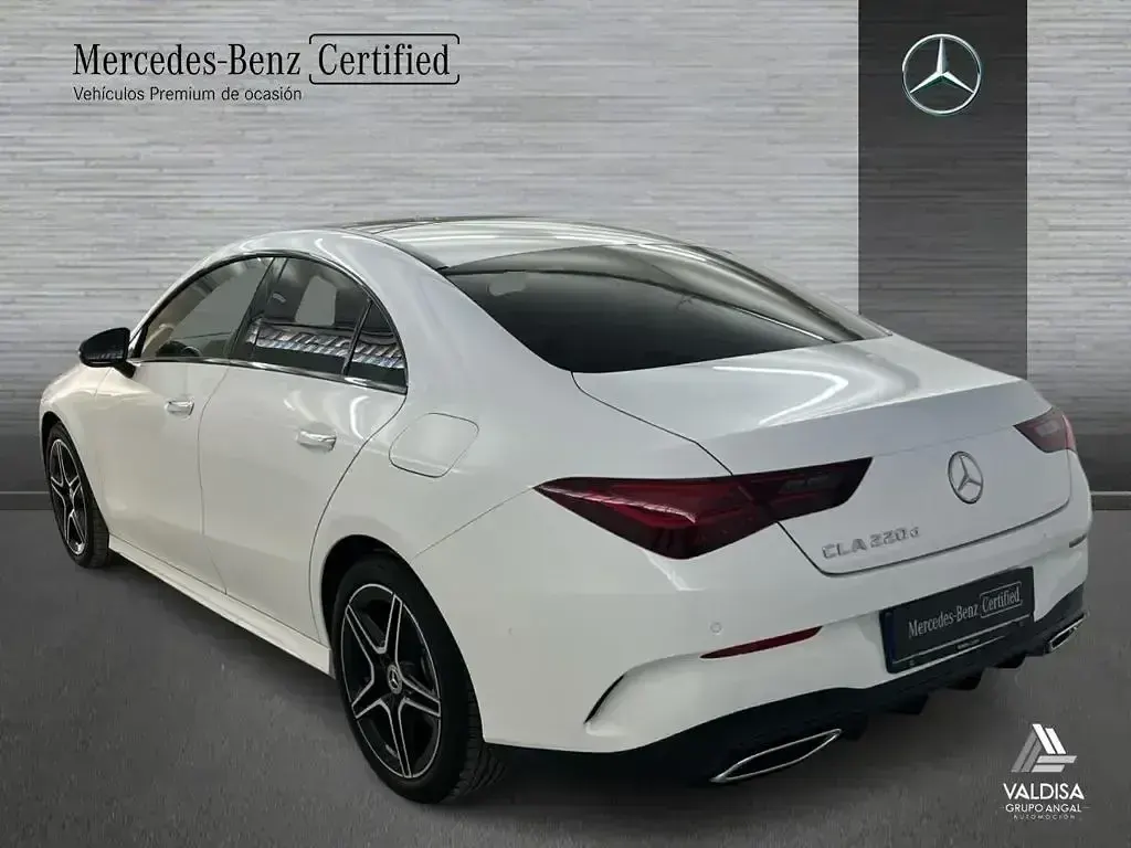 Usado Mercedes CLA220 190 CV (139 kW) 2025 Blanco polar Berlina