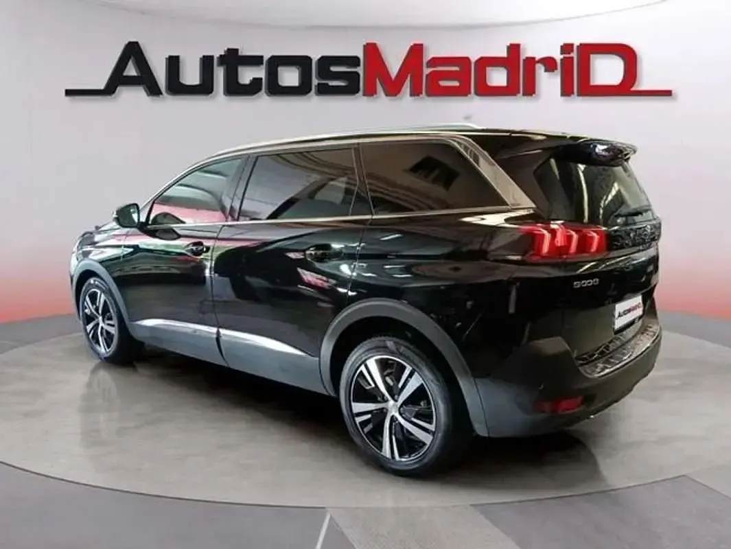 Usado Peugeot 5008 GT 131 CV (96 kW) 2023 Negro SUV
