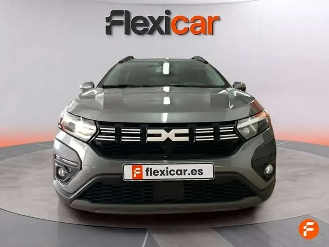 Käytetty Dacia Jogger Expression 110 HP (80 kW) 2024 Harmaa Tila-auto