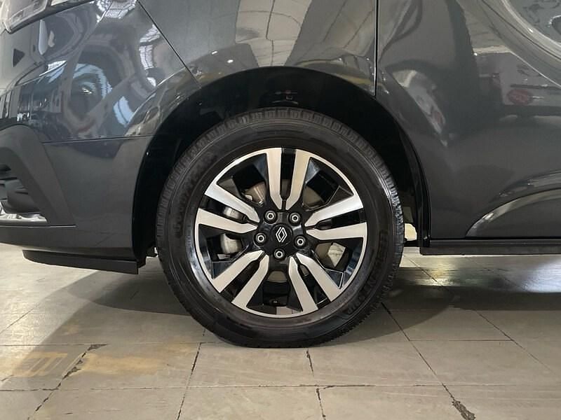 Usado Renault Trafic 150 CV (110 kW) 2024 Gris Monovolumen