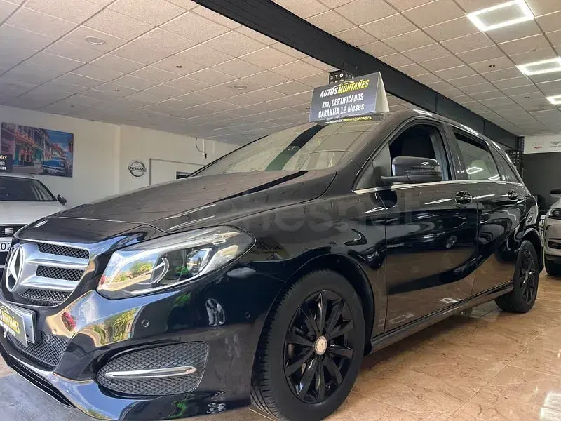 Usado Mercedes B180 109 CV (80 kW) 2016 Negro Utilitario