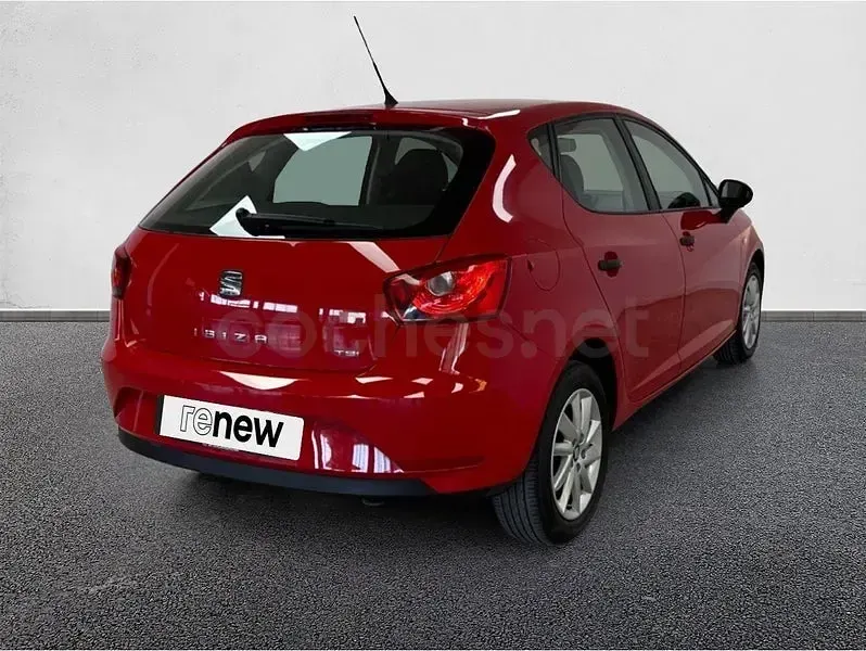 Usado Seat Ibiza Reference 90 CV (66 kW) 2016 Rojo Berlina
