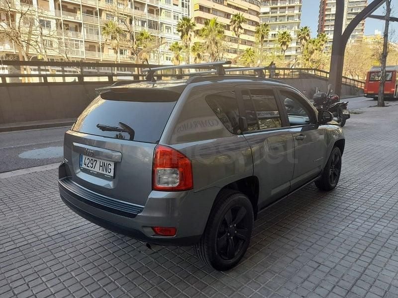Usado Jeep Compass Limited 163 CV (119 kW) 2012 Gris / plata SUV