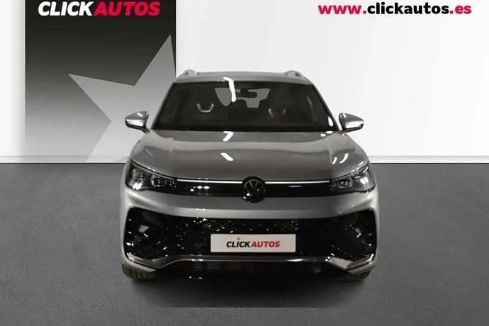 Usado VW Tiguan R-line 150 CV (110 kW) 2025 Gris SUV