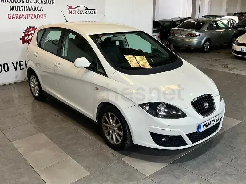 Usado Seat Altea Style 105 CV (77 kW) 2011 Blanco Monovolumen