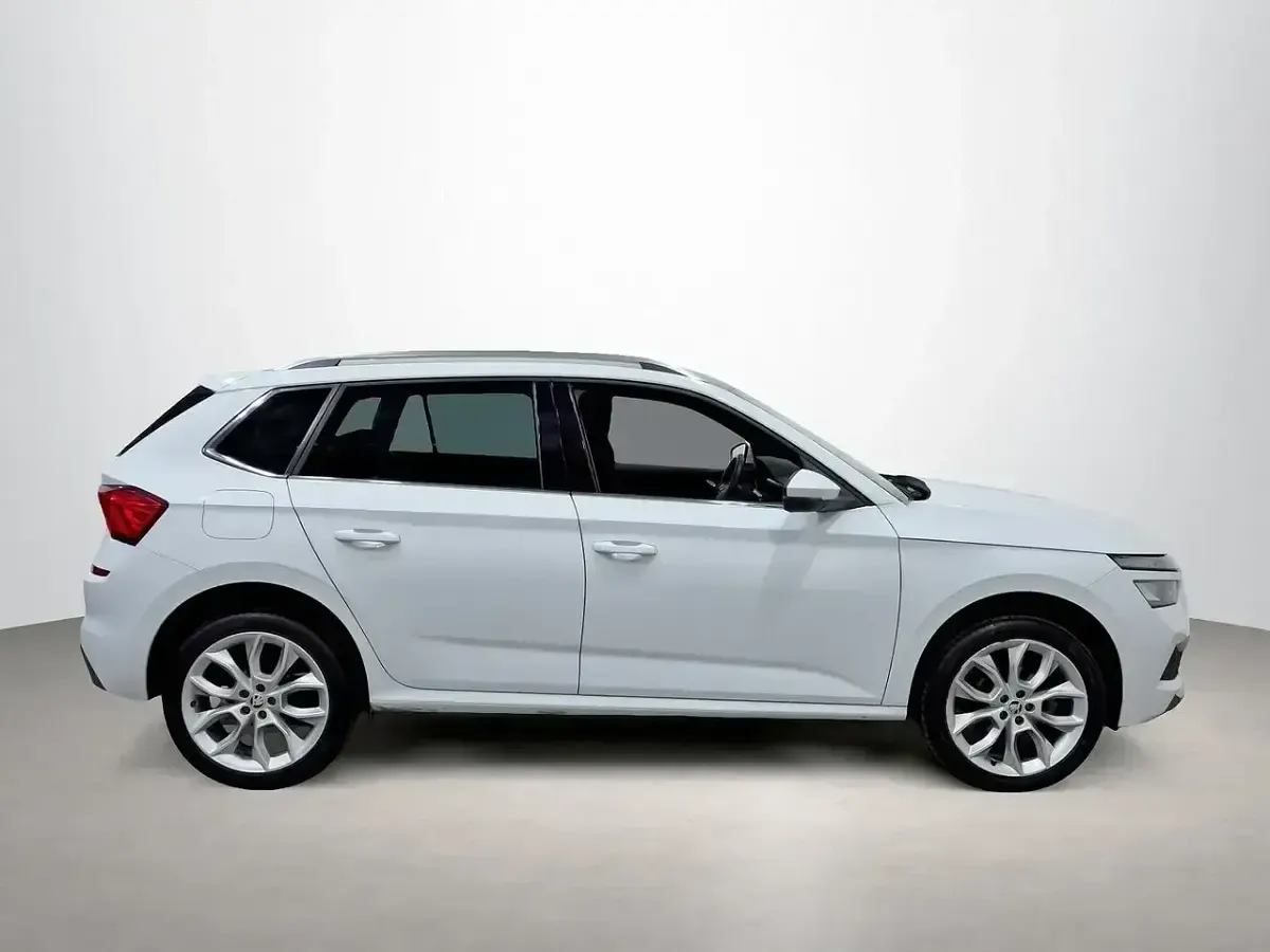 Usado Skoda Kamiq 116 CV (85 kW) 2023 Blanco SUV