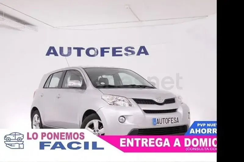 Usado Toyota Urban Cruiser Active 100 CV (73 kW) 2009 Gris / plata Utilitario