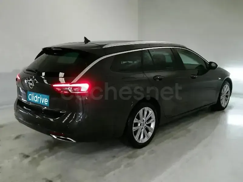 Usado Opel Insignia Business Elegance 174 CV (127 kW) 2021 Gris / plata Familiar