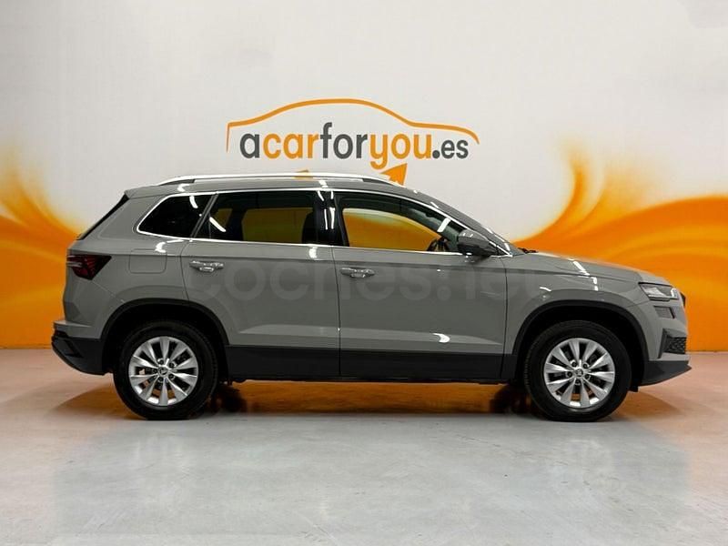 Usado Skoda Karoq Ambition 110 CV (80 kW) 2022 Gris / plata SUV