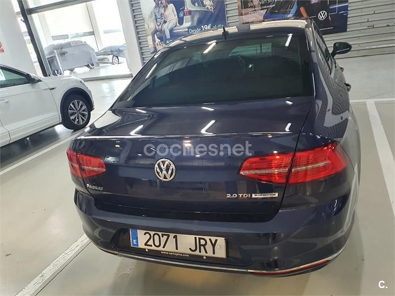 Usado VW Passat Sportline 150 CV (110 kW) 2016 Azul Berlina