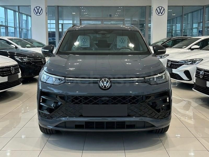 Usado VW Tayron R-line 193 CV (141 kW) 2025 Gris / plata SUV