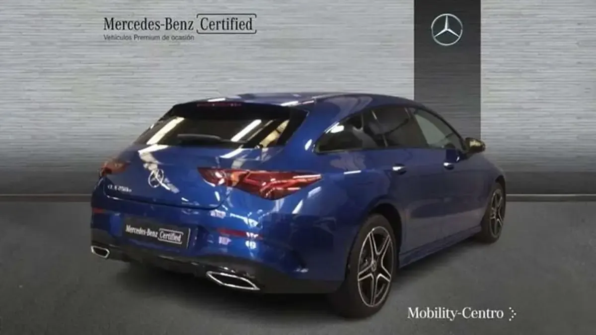 Usado Mercedes CLA250e 218 CV (160 kW) 2024 Azul Coupe