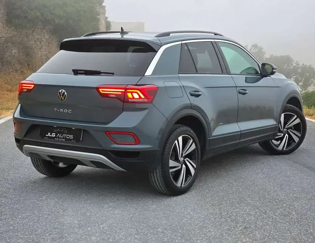 Usado VW T-Roc 150 CV (110 kW) 2025 Azul SUV