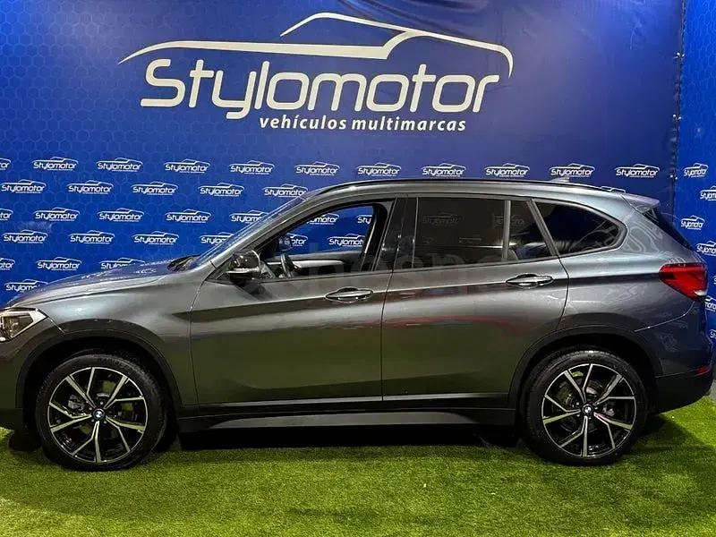 Usado BMW X1 Comfort Edition 190 CV (139 kW) 2022 Gris / plata SUV