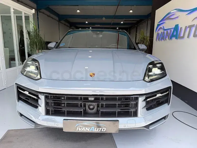 Usado Porsche Cayenne 470 CV (345 kW) 2024 Gris / plata SUV