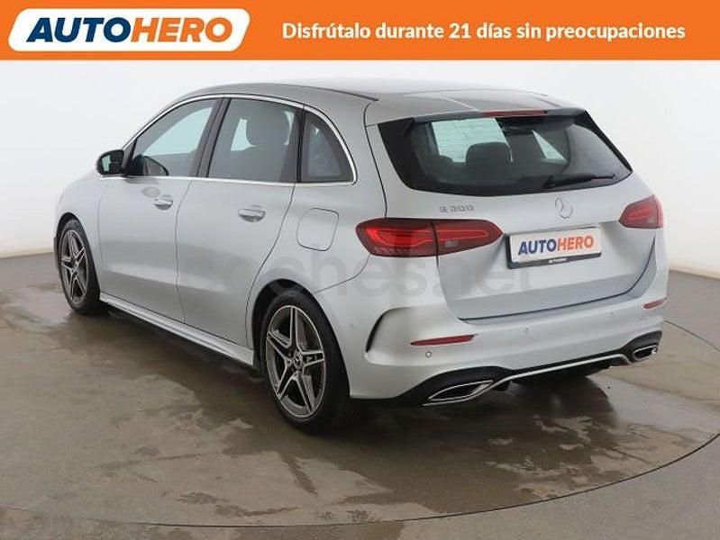 Usado Mercedes B200 AMG line 163 CV (119 kW) 2023 Gris Monovolumen