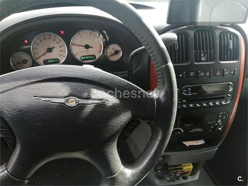 Usado Chrysler Grand Voyager Limited 150 CV (110 kW) 2005 Negro Monovolumen
