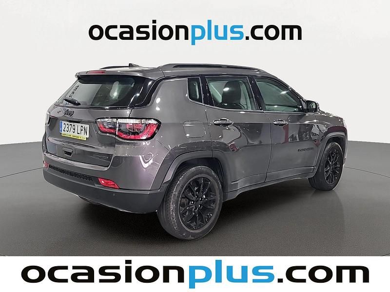 Usado Jeep Compass Night Eagle 131 CV (96 kW) 2021 Gris SUV