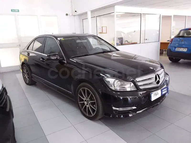 Usado Mercedes C220 170 CV (125 kW) 2014 Negro Berlina