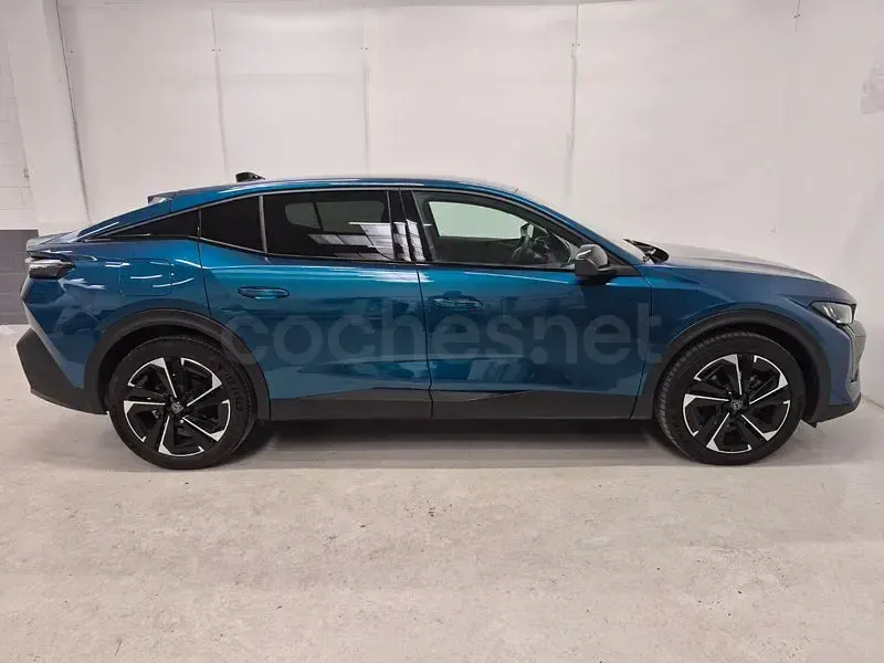 Usado Peugeot 408 Allure 130 CV (95 kW) 2023 Verde SUV