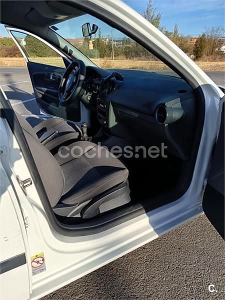 Usado Seat Ibiza Reference 85 CV (62 kW) 2008 Blanco Berlina