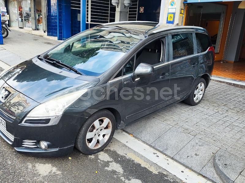 Azul Usado 2012 Peugeot 5008 Family Monovolumen | 4800 € (Buen precio) - Imagen 1/4