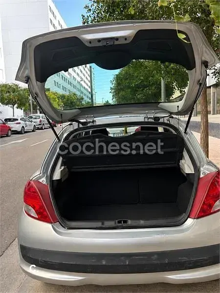 Usado Peugeot 207 75 CV (55 kW) 2009 Gris / plata Berlina