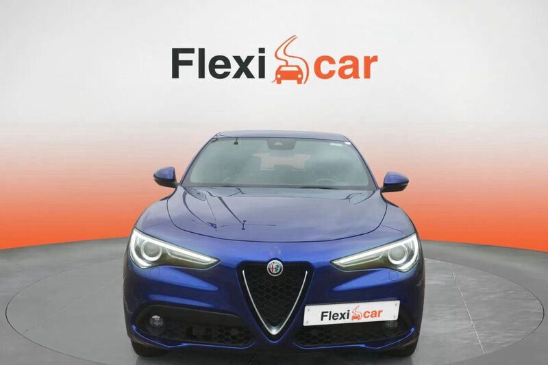 Usado Alfa Romeo Stelvio Ti 210 CV (154 kW) 2022 Azul SUV