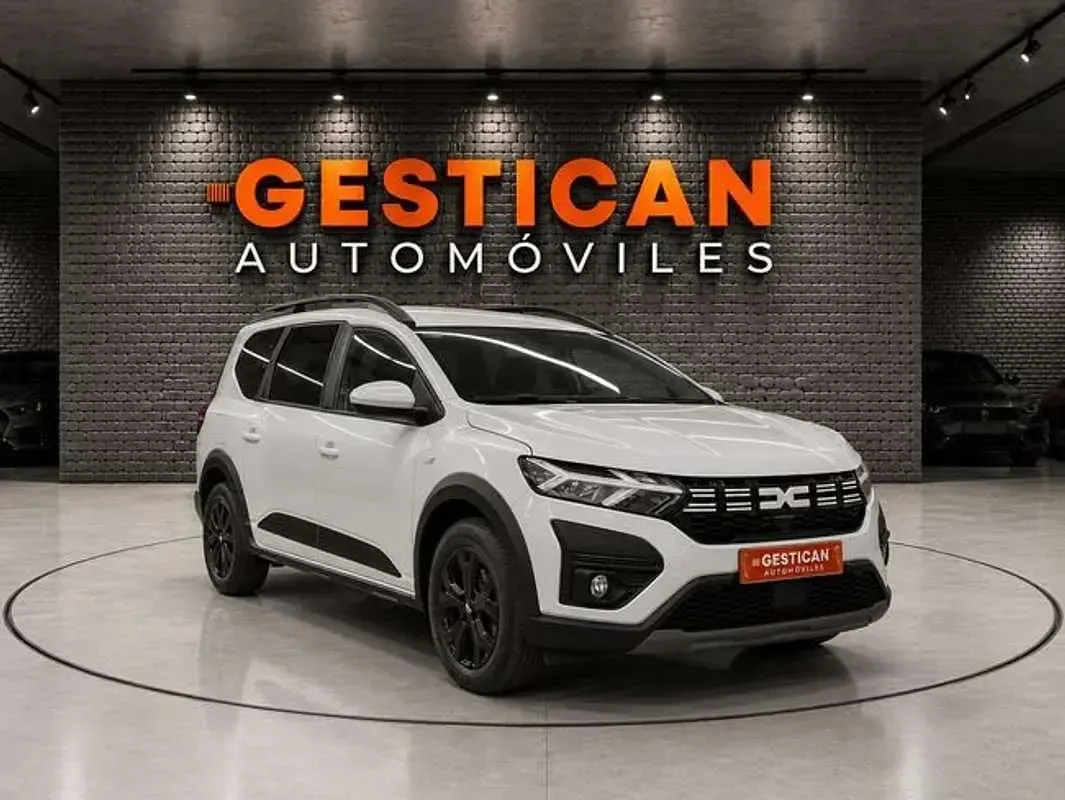 Usado Dacia Jogger Extreme 110 CV (80 kW) 2024 Blanco Monovolumen