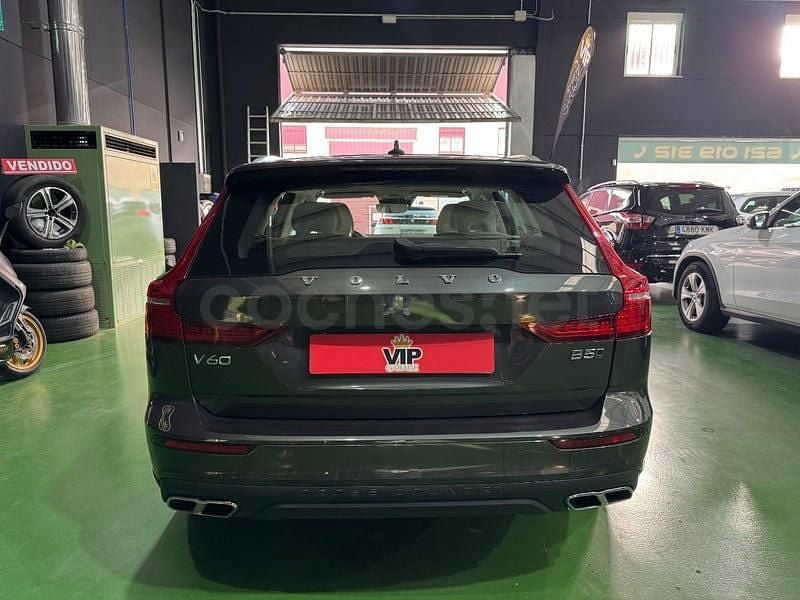 Usado Volvo V60 CC Plus 250 CV (183 kW) 2022 Gris / plata Familiar