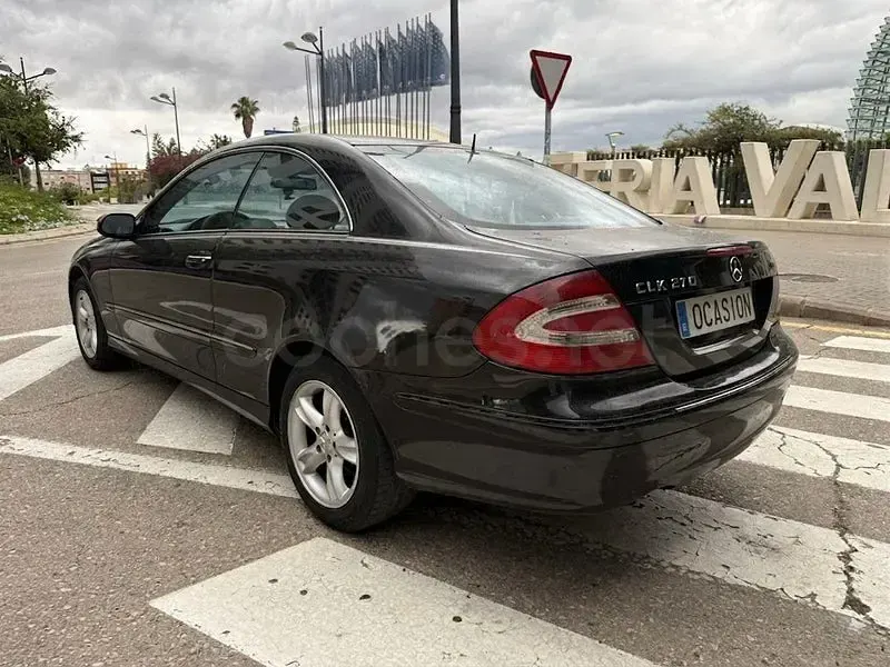 Usado Mercedes CLK270 Avantgarde 170 CV (125 kW) 2005 Azul Coupe