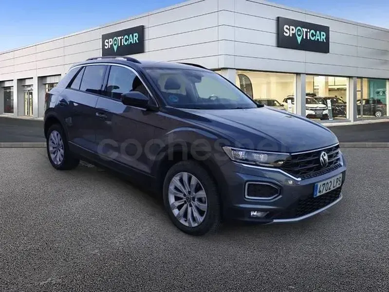 Usado VW T-Roc Advance 115 CV (84 kW) 2021 Gris / plata SUV