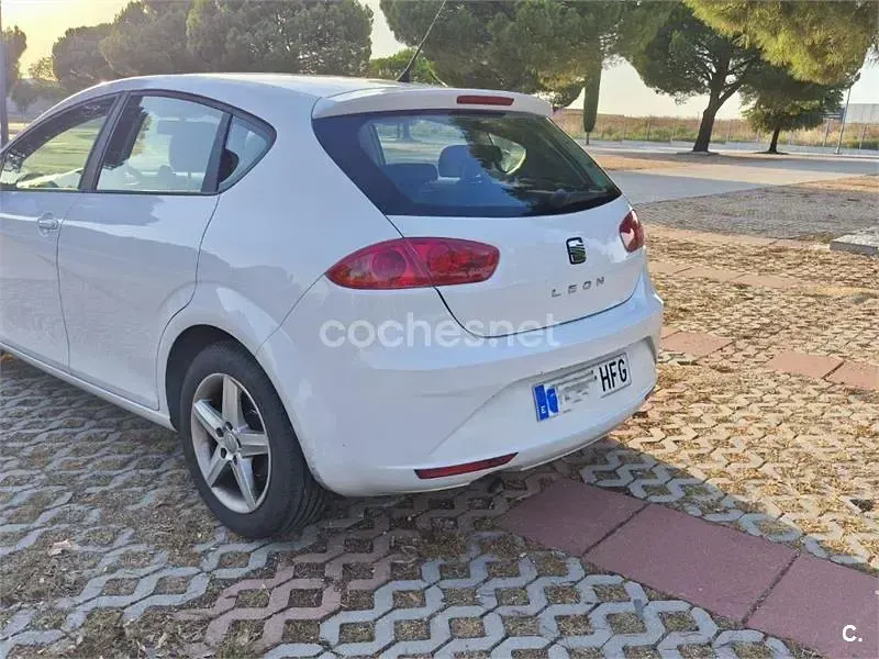 Usado Seat Leon Copa 105 CV (77 kW) 2011 Blanco Utilitario