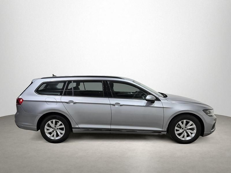 Usado VW Passat Business 122 CV (89 kW) 2021 Gris Familiar