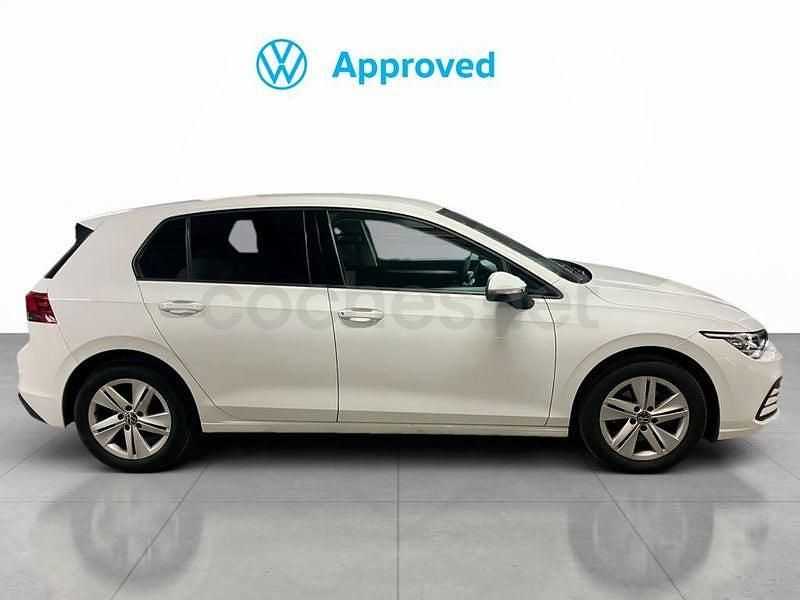 Usado VW Golf VIII Life 110 CV (80 kW) 2021 Blanco Berlina