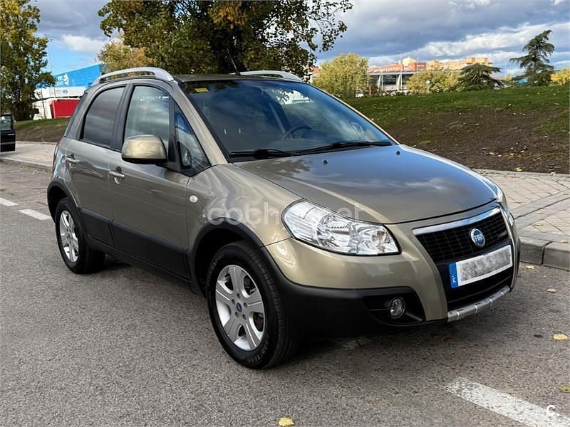 Beige Usado 2008 Fiat Sedici Emotion SUV | 5900 € - Imagen 1/4