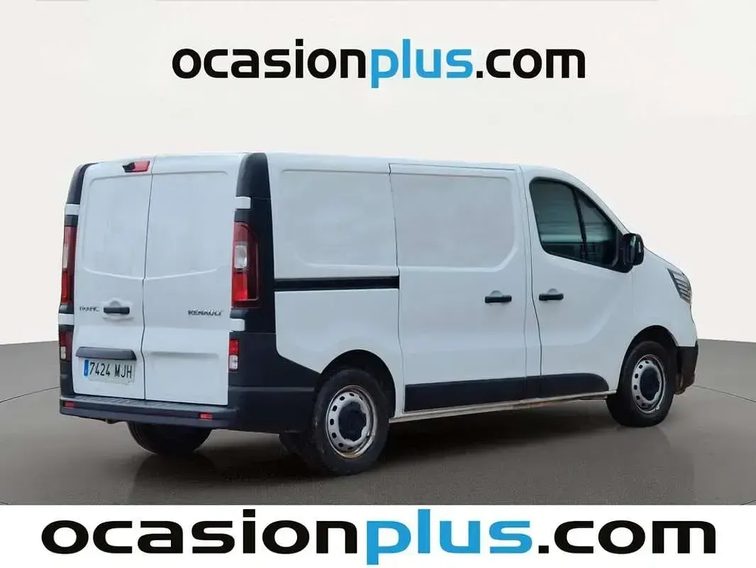 Usado Renault Trafic 131 CV (96 kW) 2023 Blanco Monovolumen