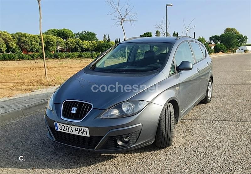 Gris / plata Usado 2013 Seat Altea XL Reference Monovolumen | 3950 € (Un poco caro) - Imagen 1/4