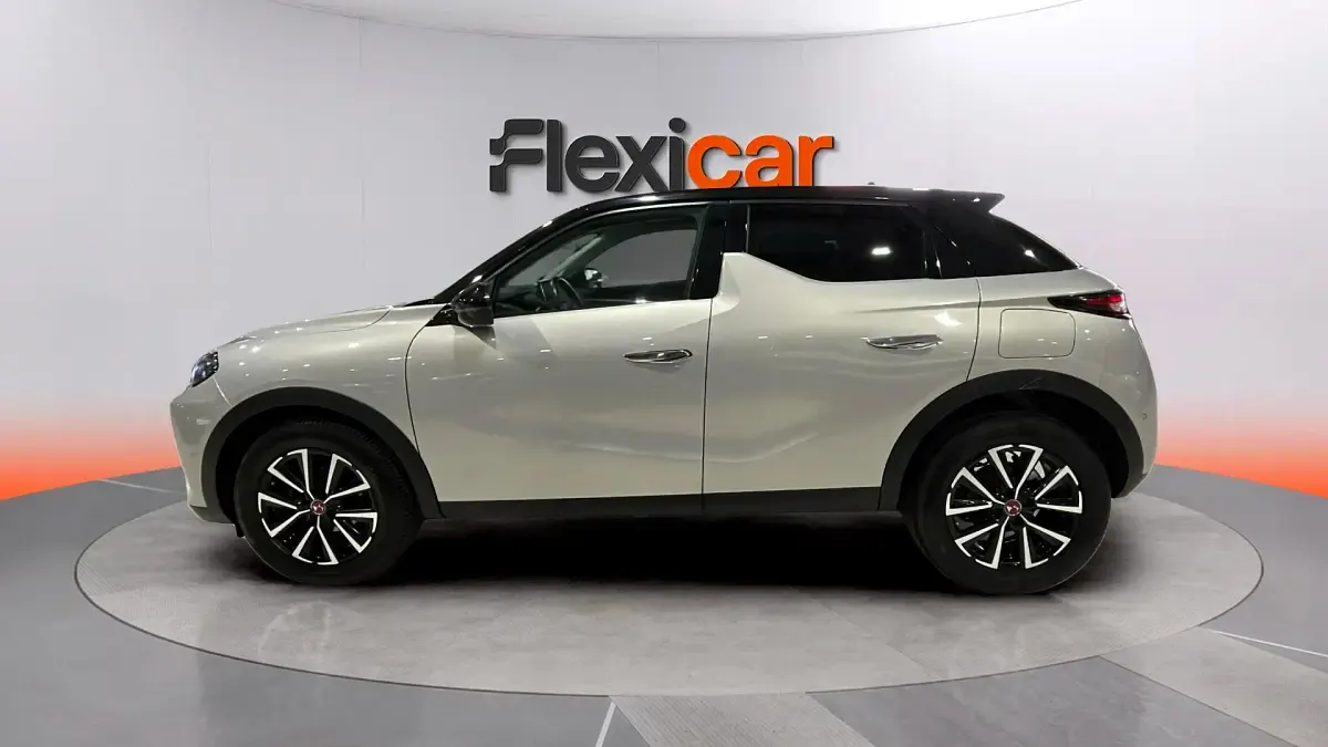 Usado DS Automobiles DS3 Crossback Performance 131 CV (96 kW) 2023 Gris SUV