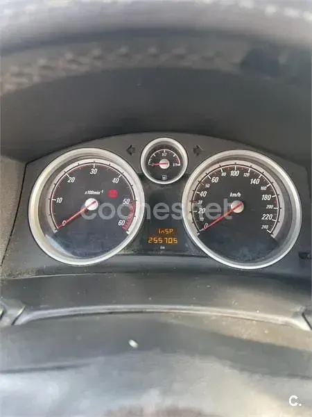 Usado Opel Astra GTC Sport 120 CV (88 kW) 2007 Negro Berlina