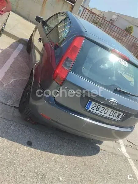 Usado Ford Fiesta 80 CV (58 kW) 2005 Negro Utilitario