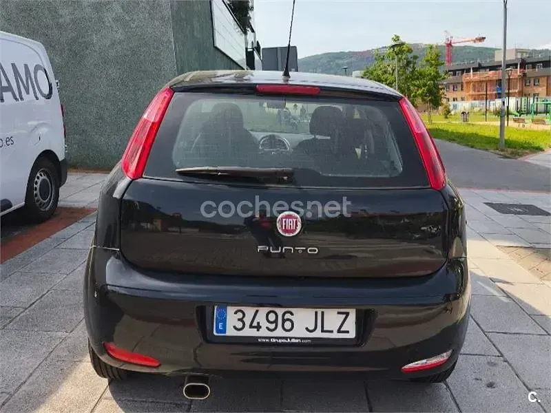Usado Fiat Punto Easy 69 CV (50 kW) 2016 Negro Utilitario