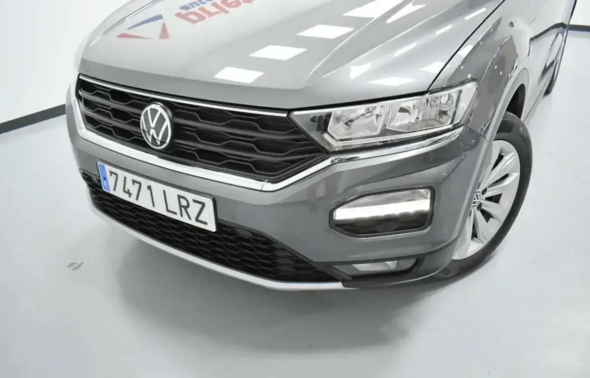 Usado VW T-Roc Advance 116 CV (85 kW) 2021 Gris SUV