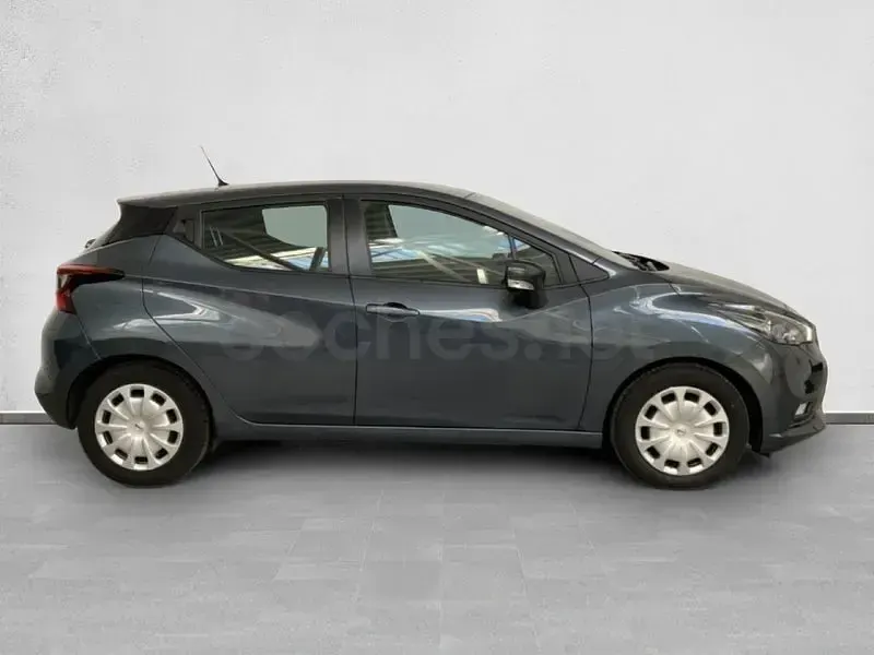 Usado Nissan Micra Acenta 92 CV (67 kW) 2022 Gris / plata Utilitario