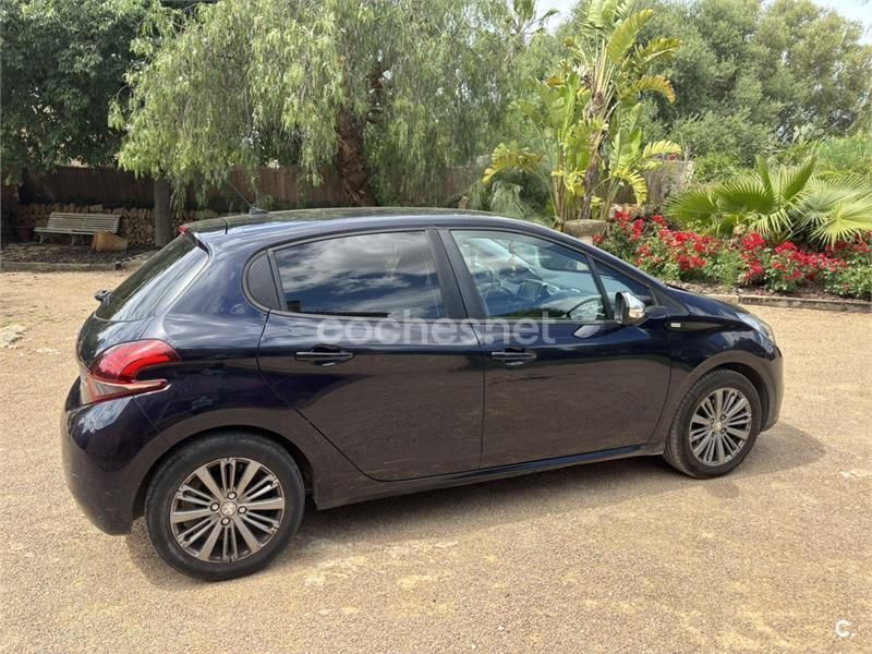 Azul Usado 2017 Peugeot 208 Style Utilitario | 7300 € (Precio justo) - Imagen 1/4