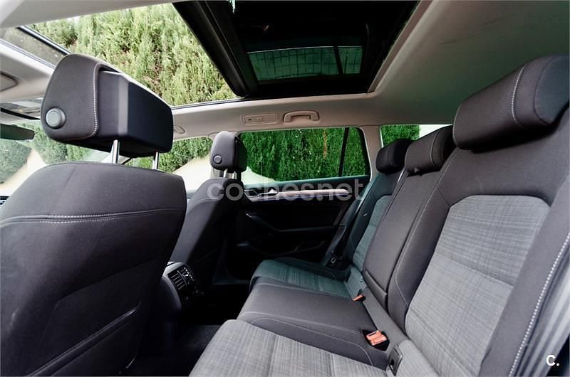 Usado VW Passat 122 CV (89 kW) 2021 Negro Familiar