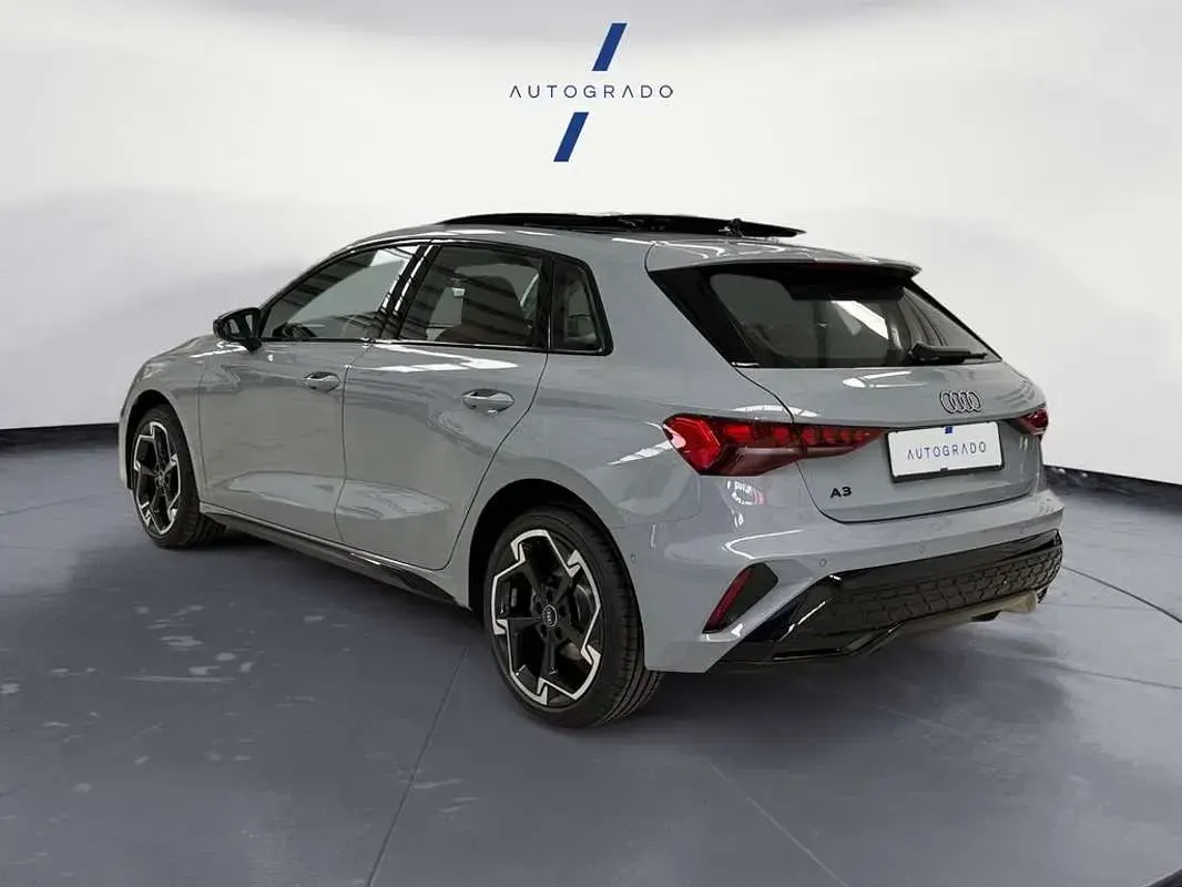 Nuevo Audi A3 Sportback S-Line 150 CV (110 kW) 2026 Gris Utilitario