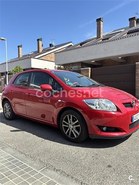 Rojo Usado 2009 Toyota Auris Active Berlina | 5200 € (Precio justo) - Imagen 1/4