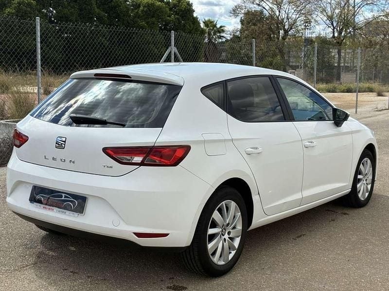 Käytetty Seat Leon ST Reference 105 HP (77 kW) 2014 Valkoinen Farmari
