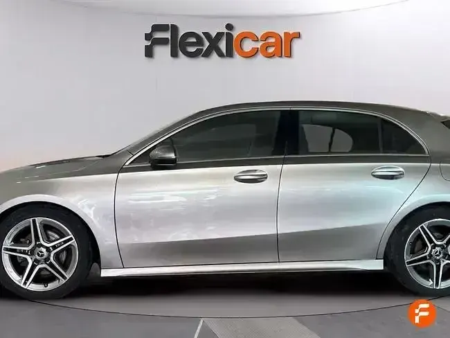 Usado Mercedes A180 116 CV (85 kW) 2020 Gris Berlina